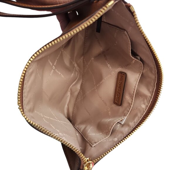 Michael Kors NWT inside Set Travel Pebbled Leather Large Top Zip Wristlet - Picture 7 of 12